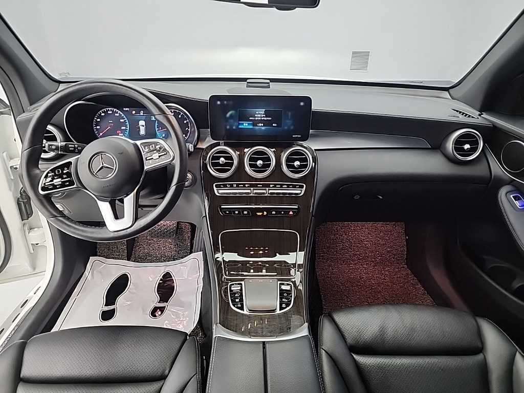 Mercedes Benz GLC Class - Vista 7