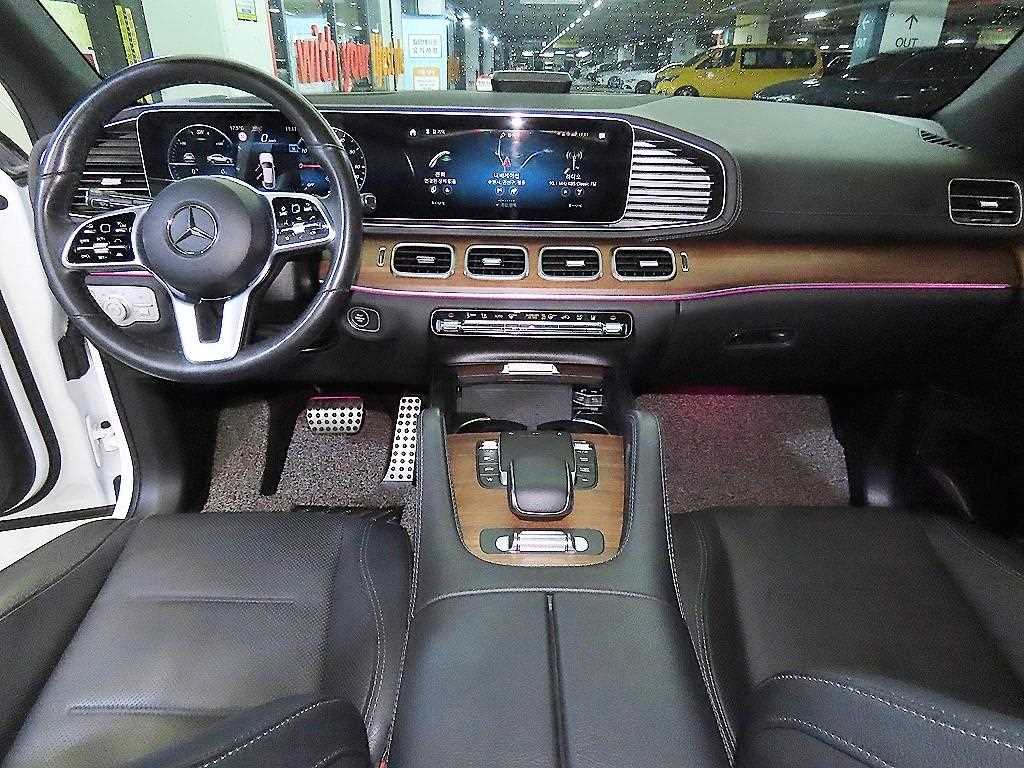Mercedes Benz GLE Class - Vista 10