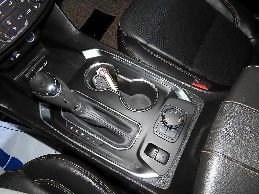 Chevrolet Travers - Vista 12