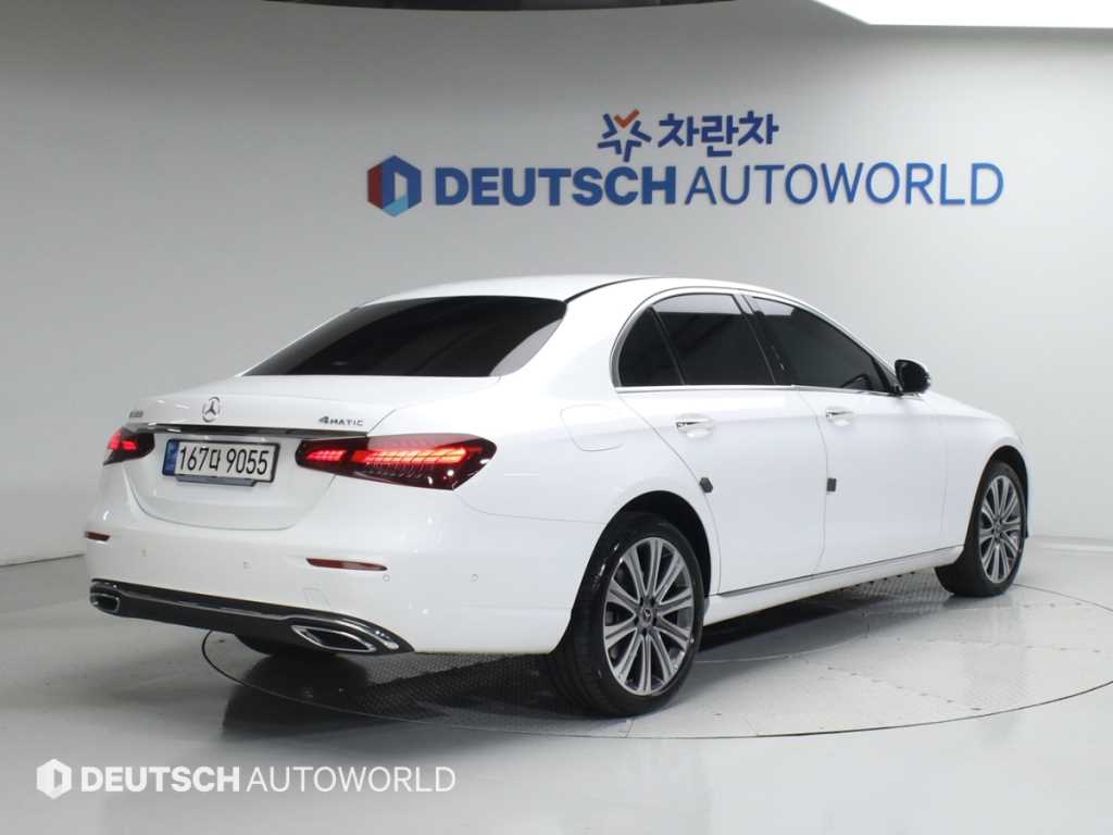 Mercedes Benz E class - Vista 2