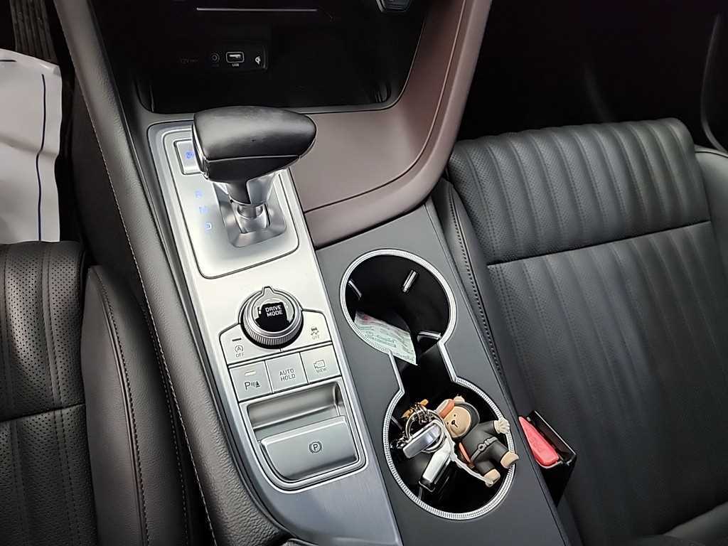 Genesis G70 - Vista 8