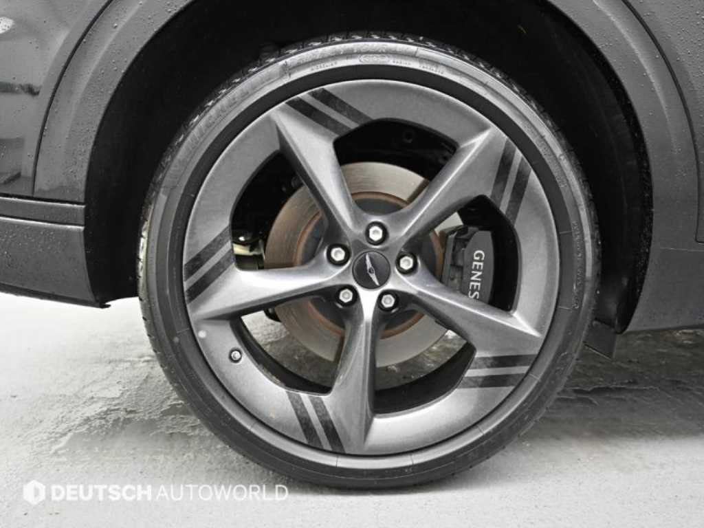 Genesis GV70 - Vista 5