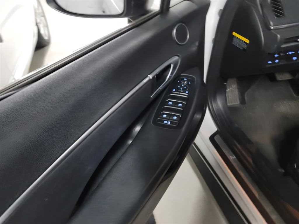 HYUNDAI Sonata - Vista 6