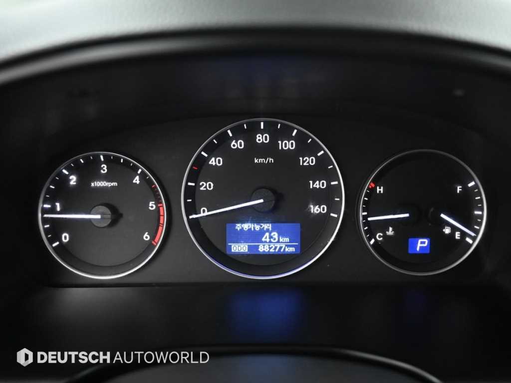 HYUNDAI Starex - Vista 8