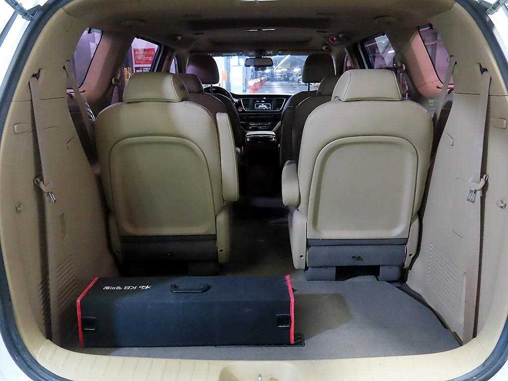 KIA Carnival 2018 Blanco - Importación desde Corea - HF Imports Iquique - Foto 17