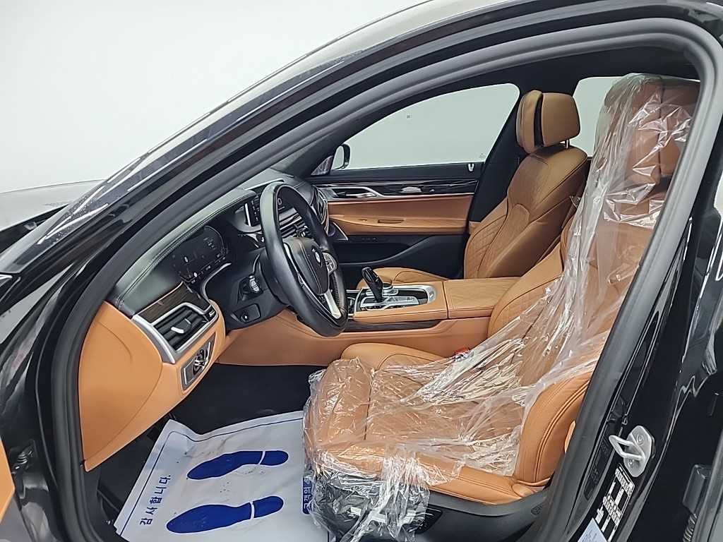 BMW 7 Series - Vista 11