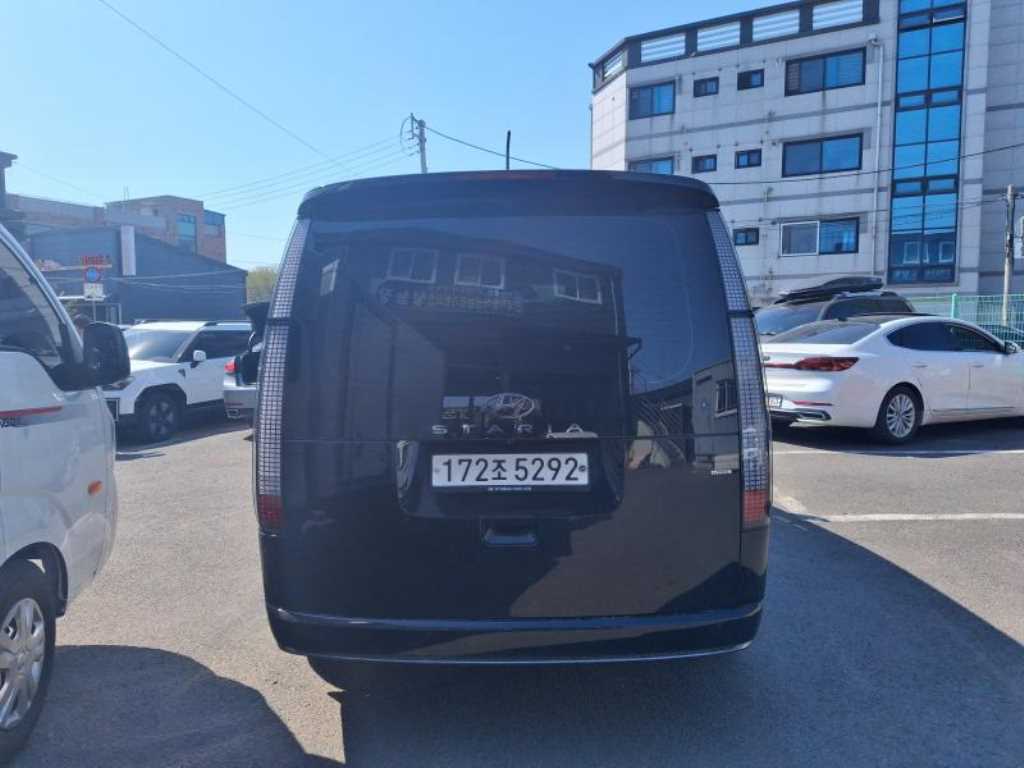 HYUNDAI Staria - Vista 3