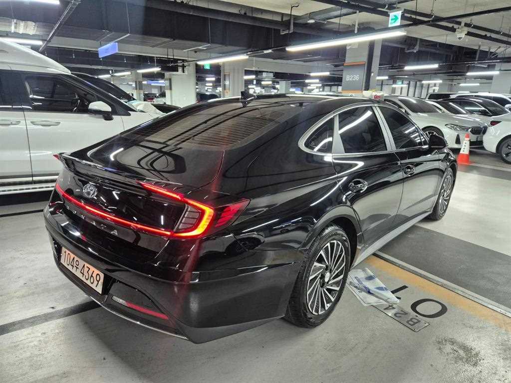 HYUNDAI Sonata - Vista 2