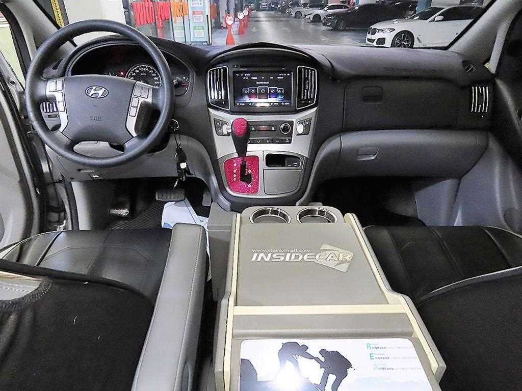 HYUNDAI Starex - Vista 11