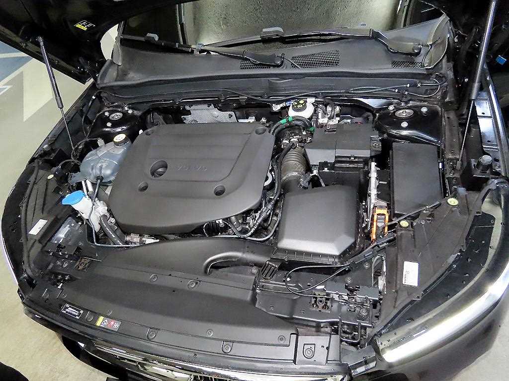 Volvo XC40 2023 Negro - Importación desde Corea - HF Imports Iquique - Foto 19