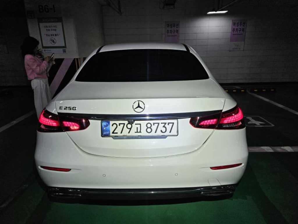 Mercedes Benz E class - Vista 2