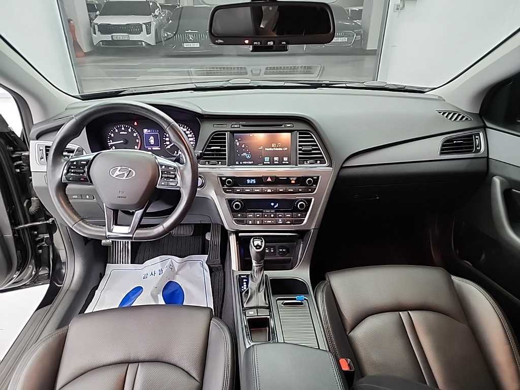 HYUNDAI Sonata - Vista 7