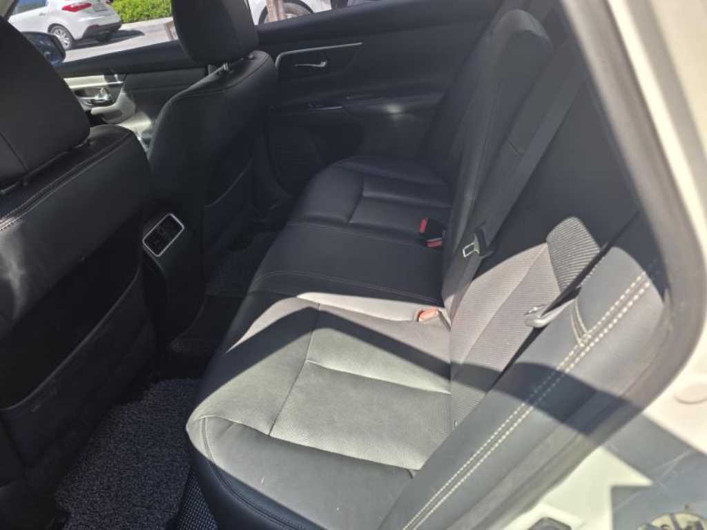 Nissan Altima - Vista 7