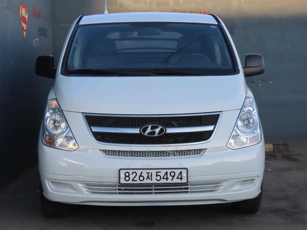 HYUNDAI Starex - Vista 2