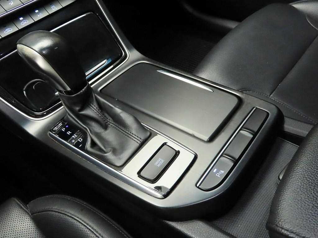 HYUNDAI Grandeur - Vista 10