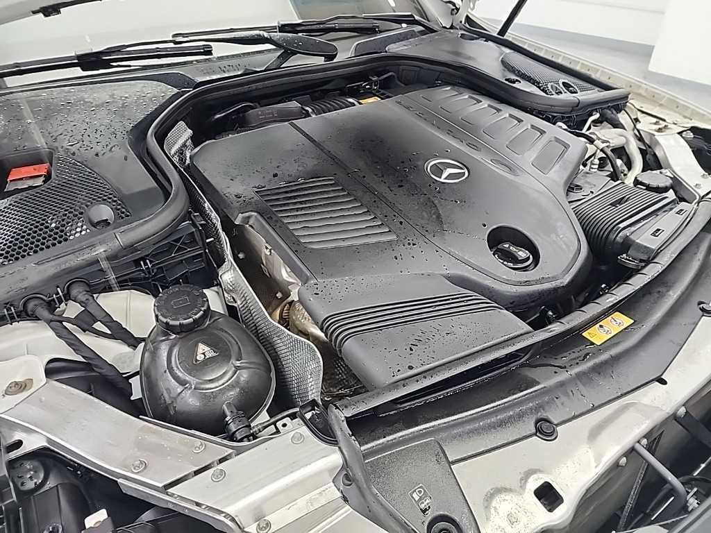 Mercedes Benz E class - Vista 5