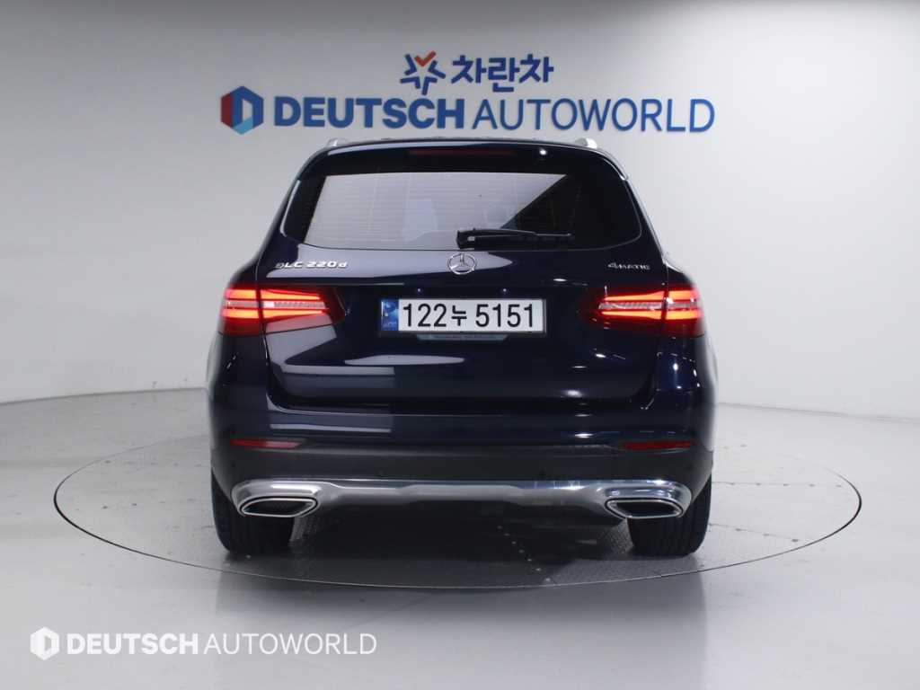 Mercedes Benz GLC Class - Vista 4