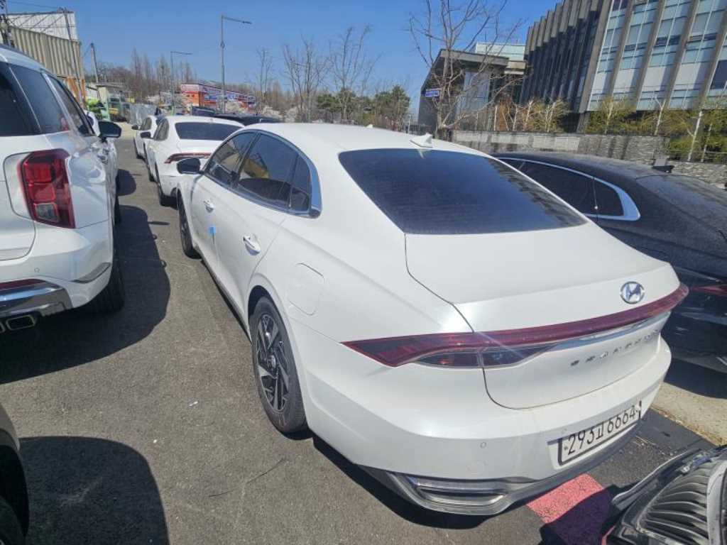 HYUNDAI Grandeur - Vista 4