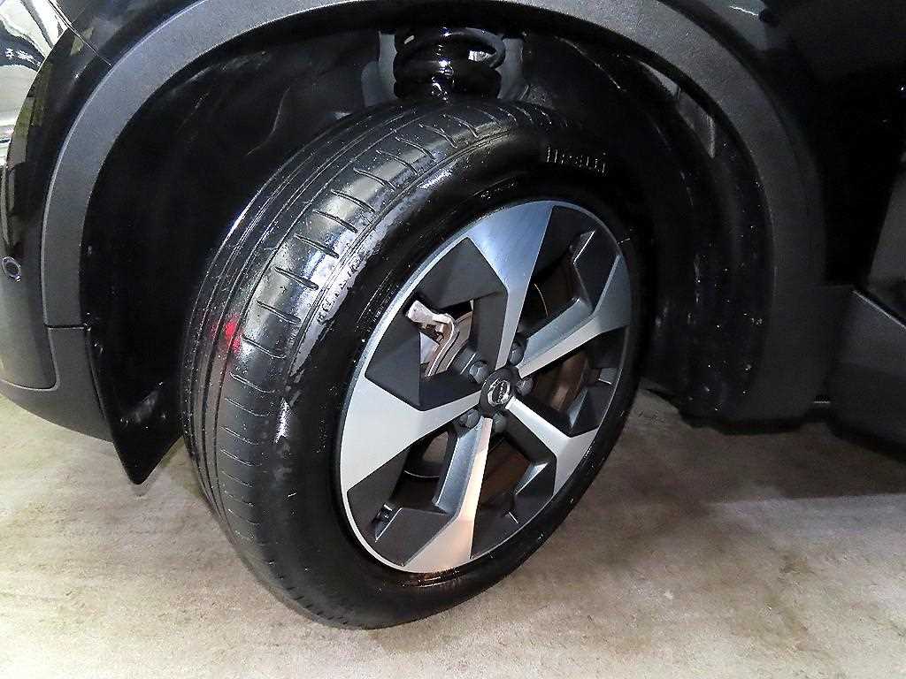 Volvo XC40 2023 Negro - Importación desde Corea - HF Imports Iquique - Foto 20