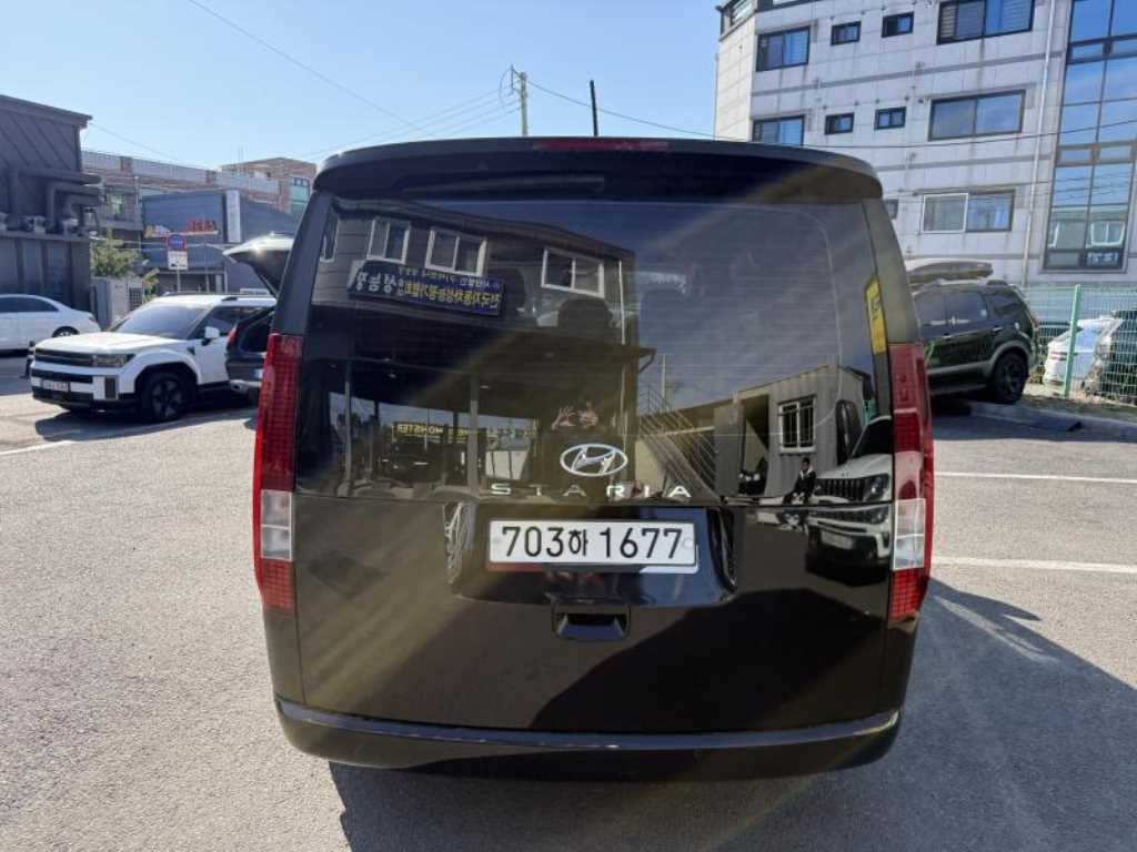 HYUNDAI Staria - Vista 6
