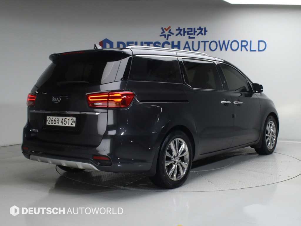 KIA Carnival - Vista 2