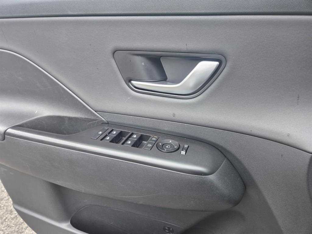 HYUNDAI Kona - Vista 5