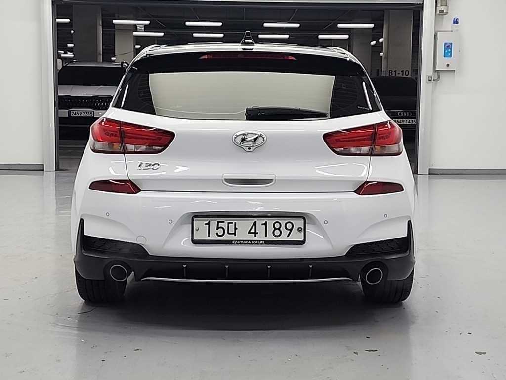 HYUNDAI i30 - Vista 3