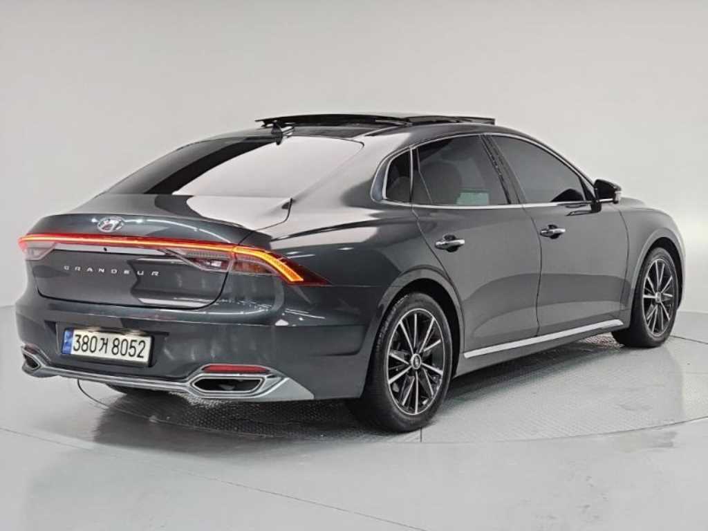 HYUNDAI Grandeur - Vista 4