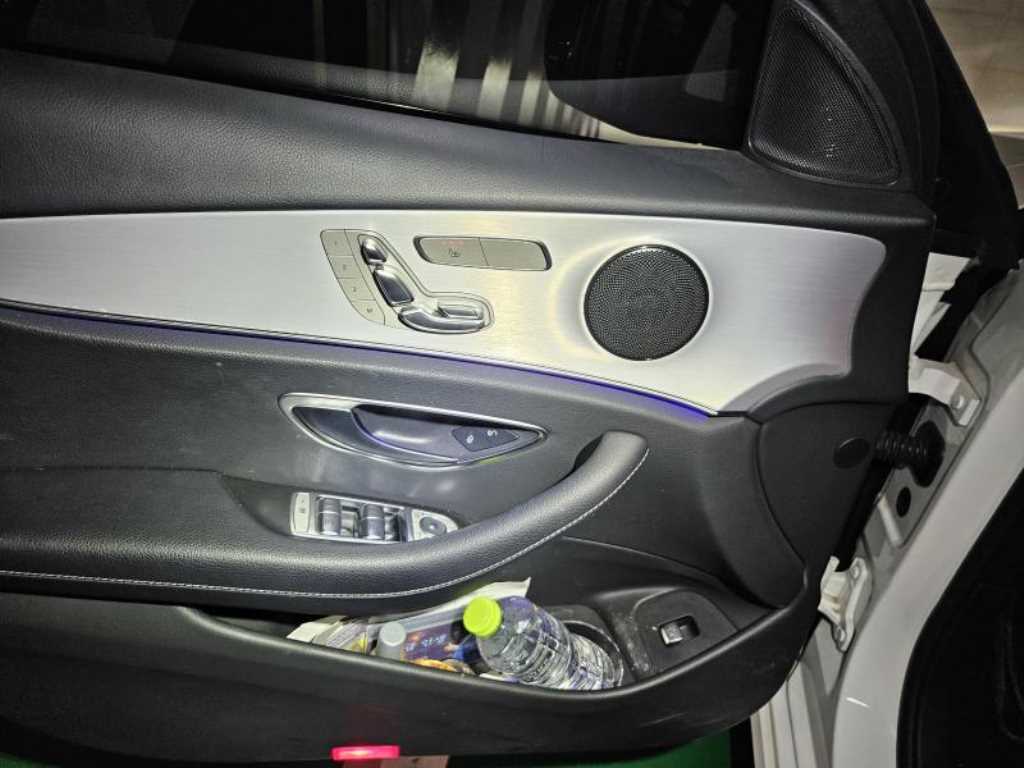 Mercedes Benz E class - Vista 6