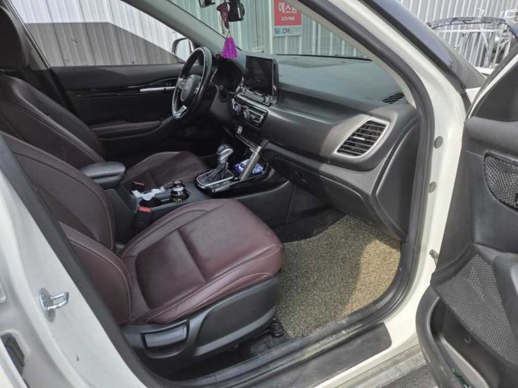 KIA Seltos - Vista 2