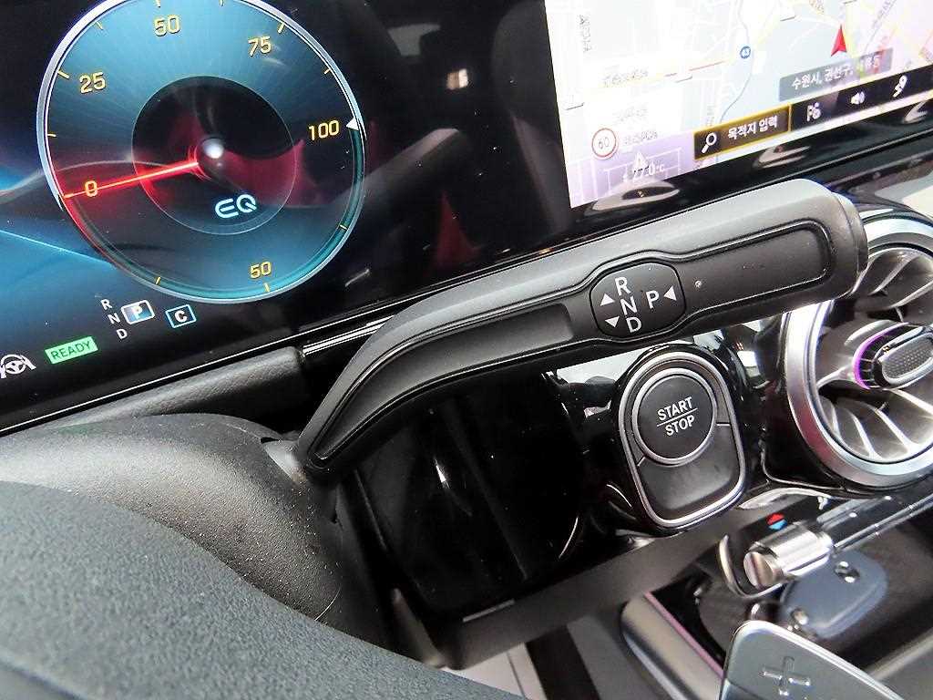 Mercedes Benz EQA - Vista 10