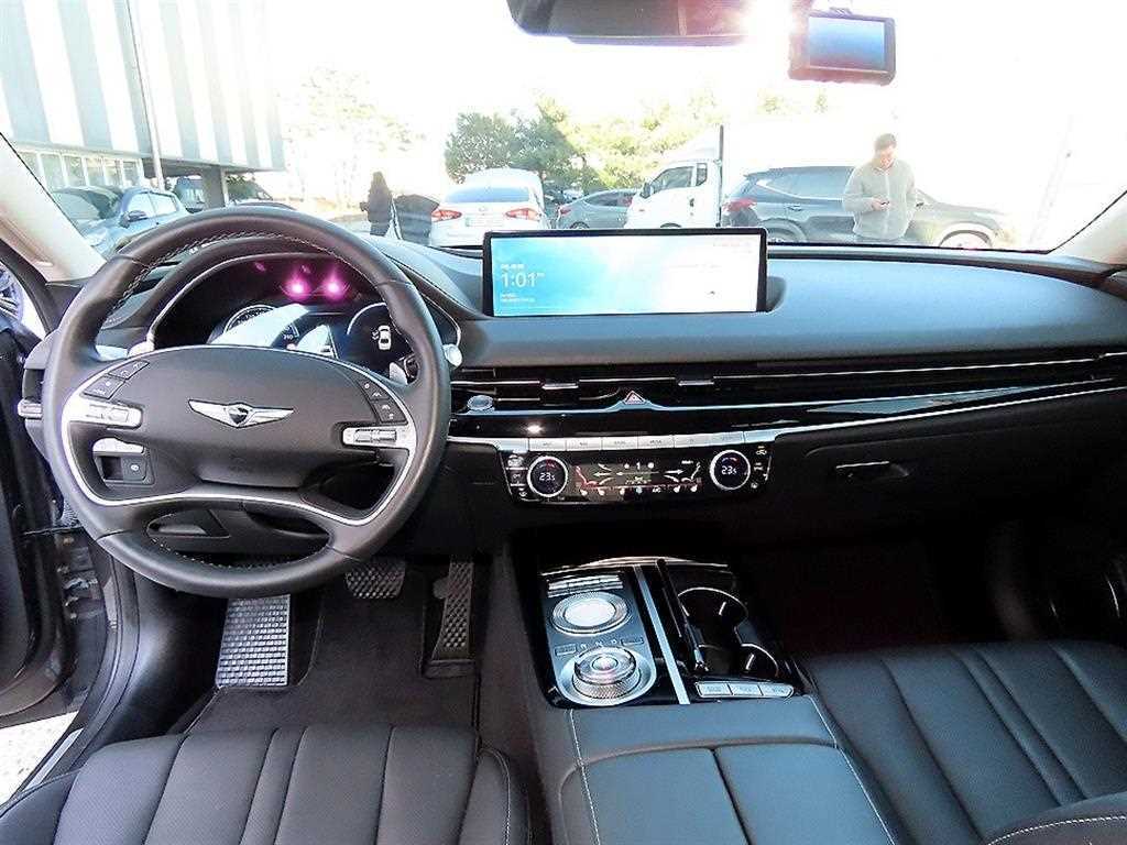 Genesis G80 - Vista 7