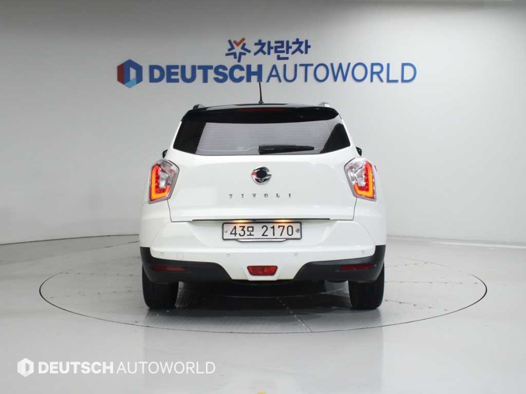 Ssangyong Tivoli - Vista 4