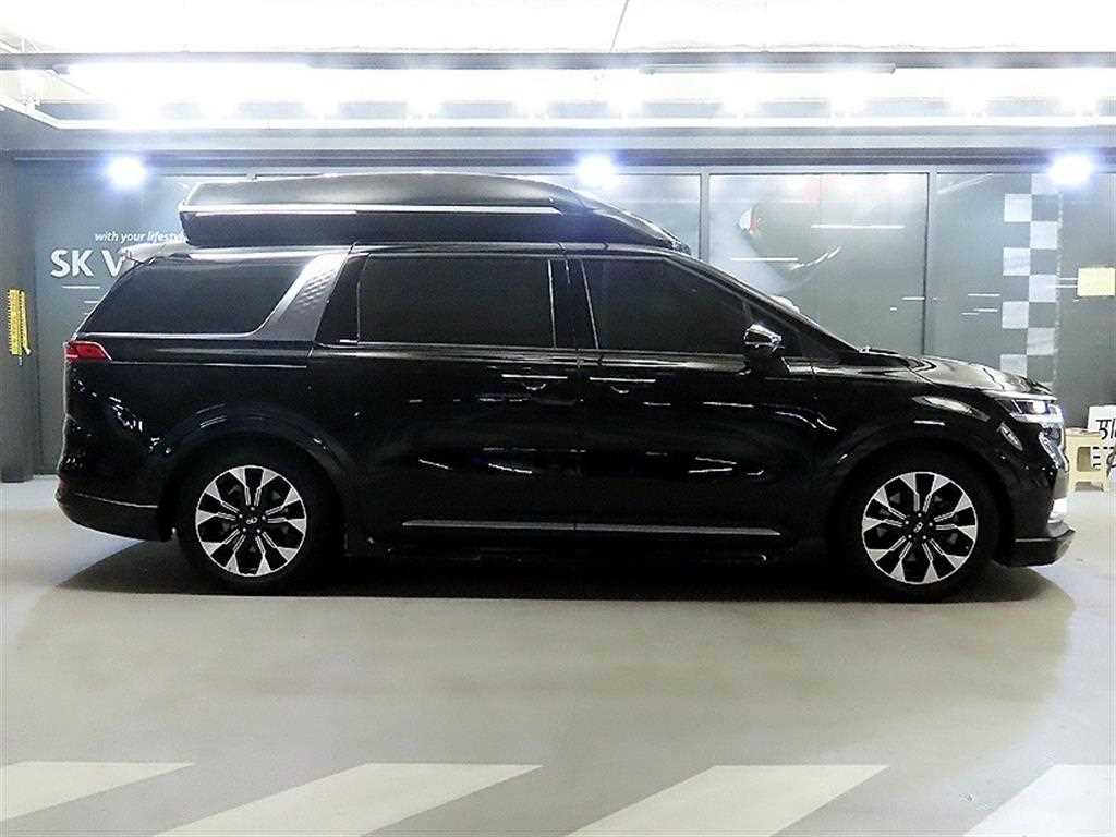 KIA Carnival - Vista 3