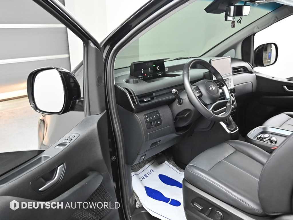 HYUNDAI Staria - Vista 11