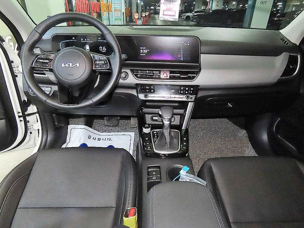 KIA Seltos - Vista 10