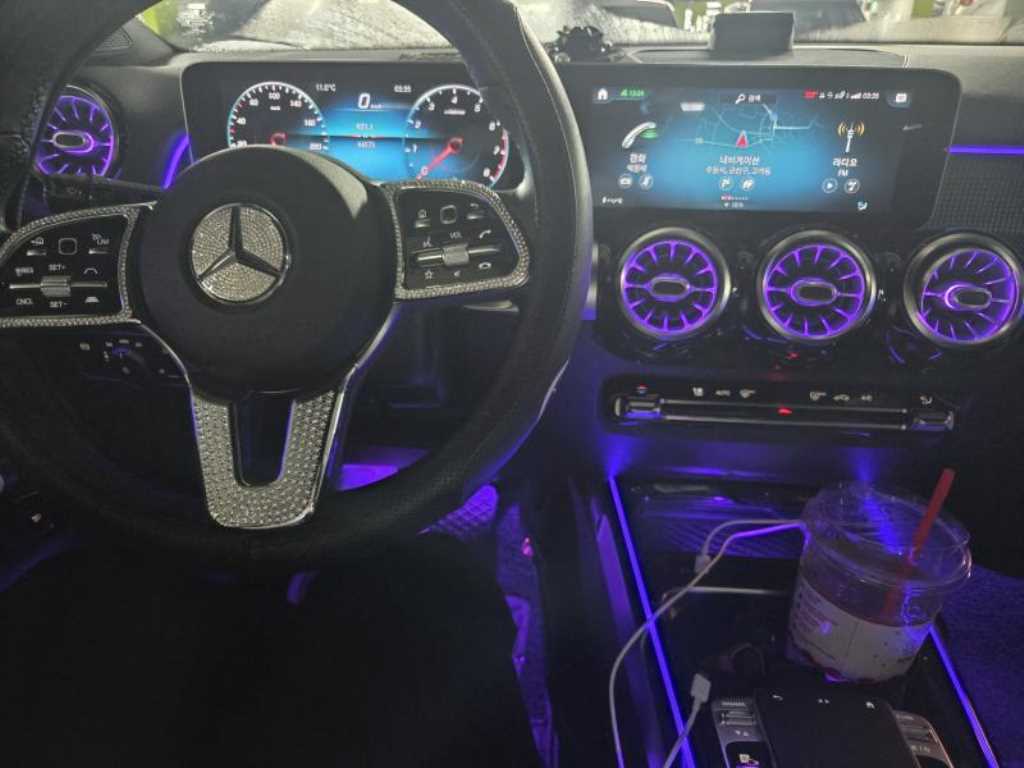 Mercedes Benz GLB Class - Vista 3