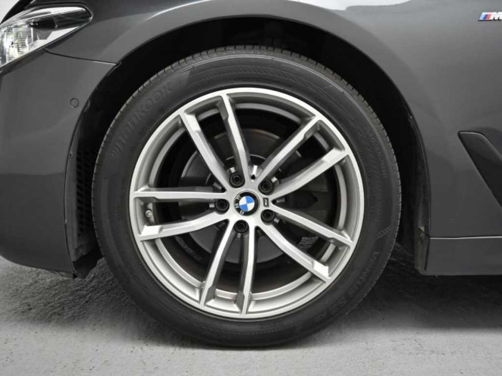 BMW 5 Series - Vista 5