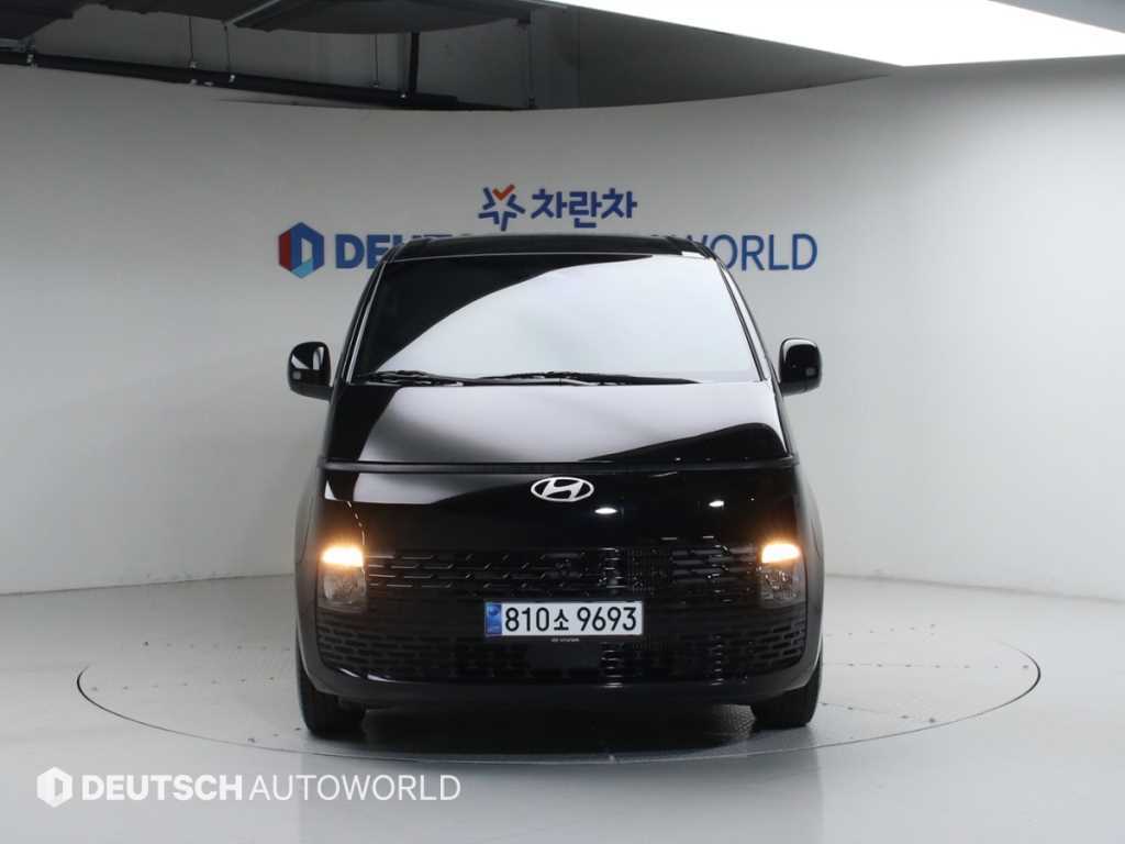 HYUNDAI Staria - Vista 3