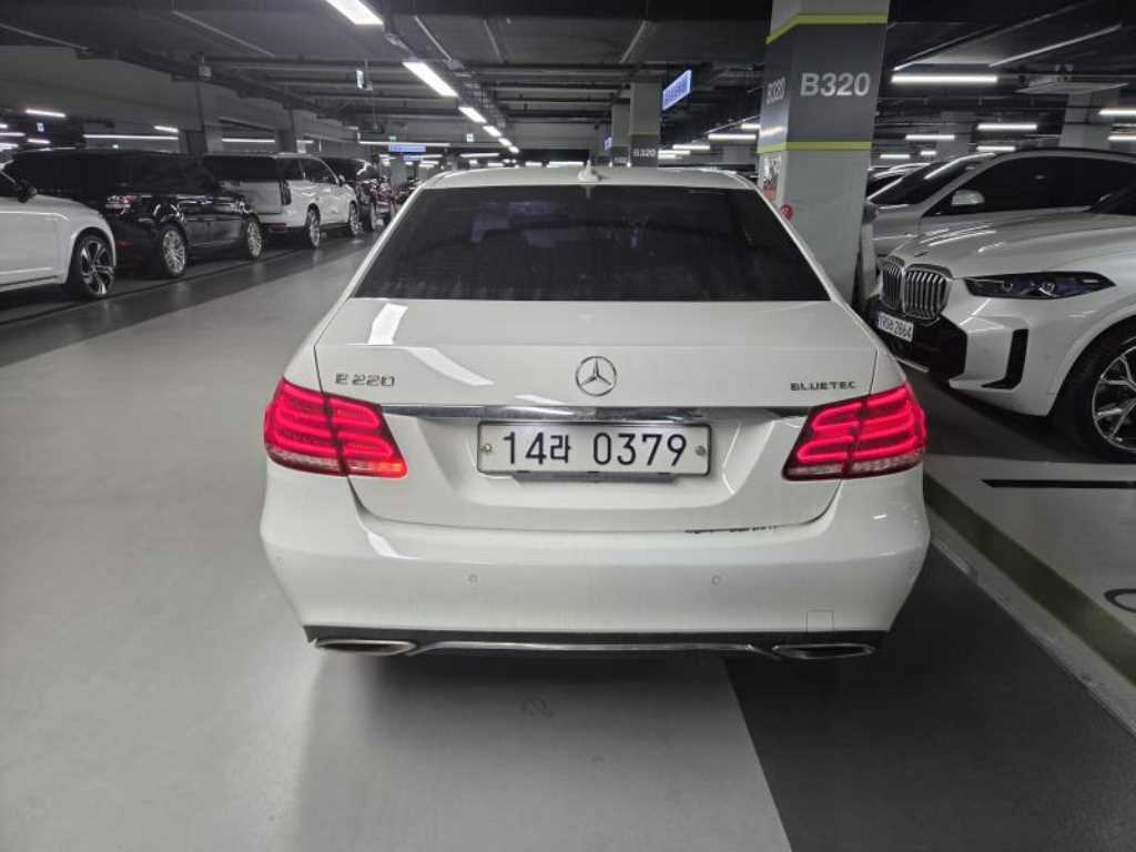 Mercedes Benz E class - Vista 2