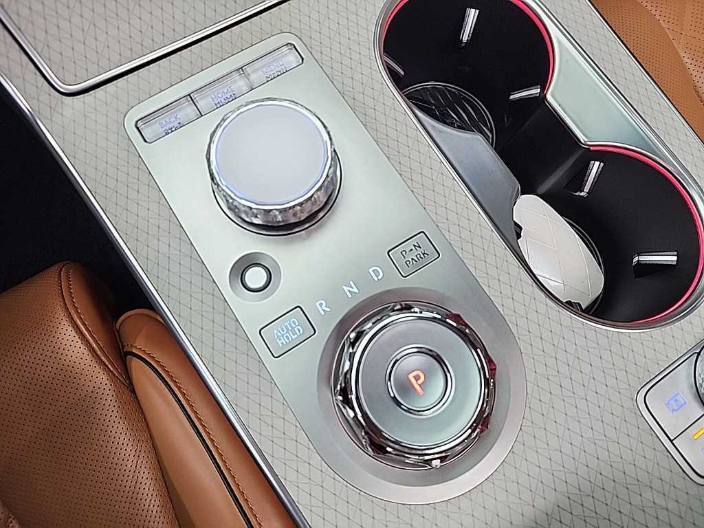 Genesis GV80 - Vista 8