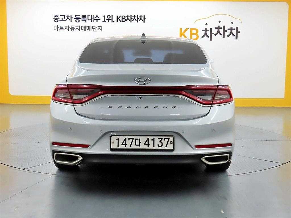 HYUNDAI Grandeur - Vista 3