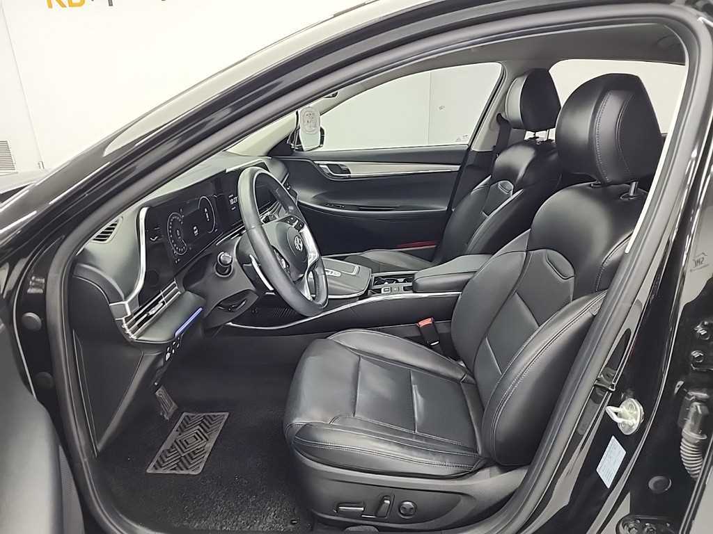 HYUNDAI Grandeur - Vista 11