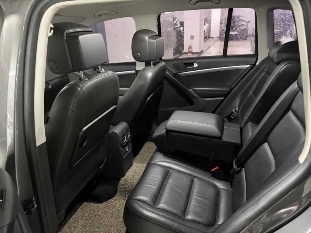 Volkswagen Tiguan - Vista 5