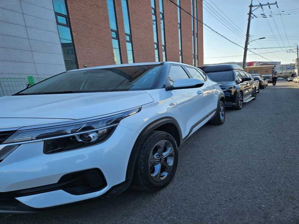 KIA Seltos - Vista 2