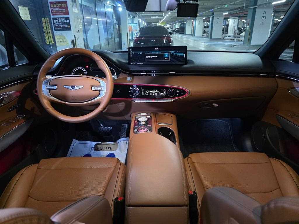 Genesis GV70 - Vista 8