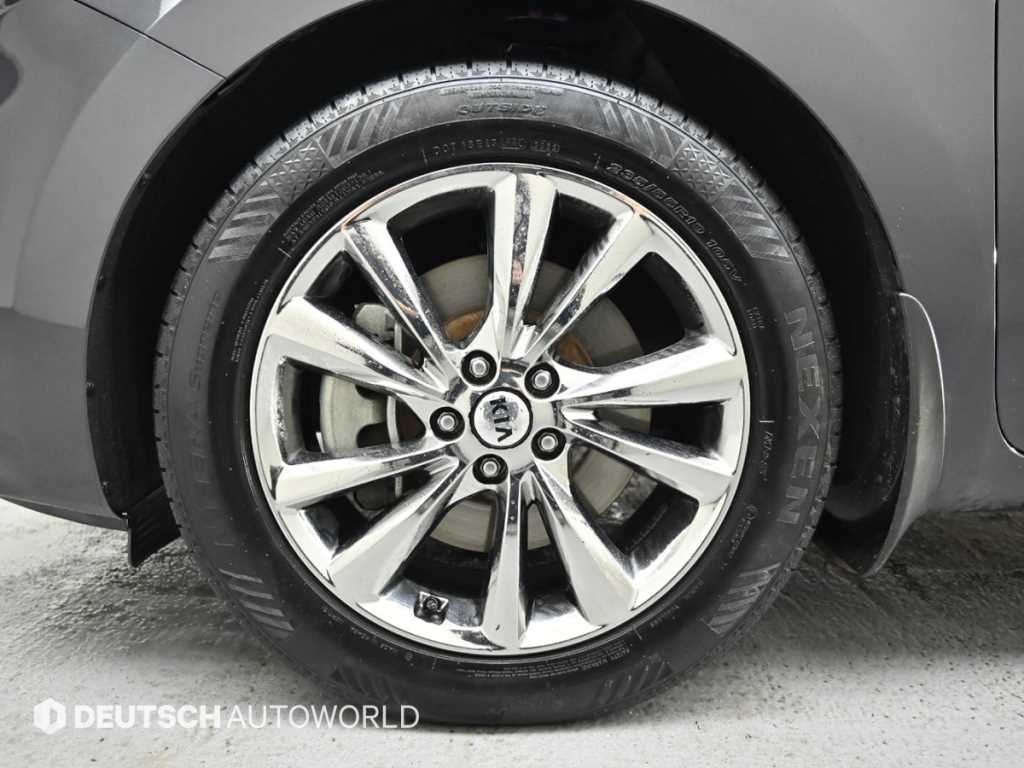 KIA Carnival - Vista 5