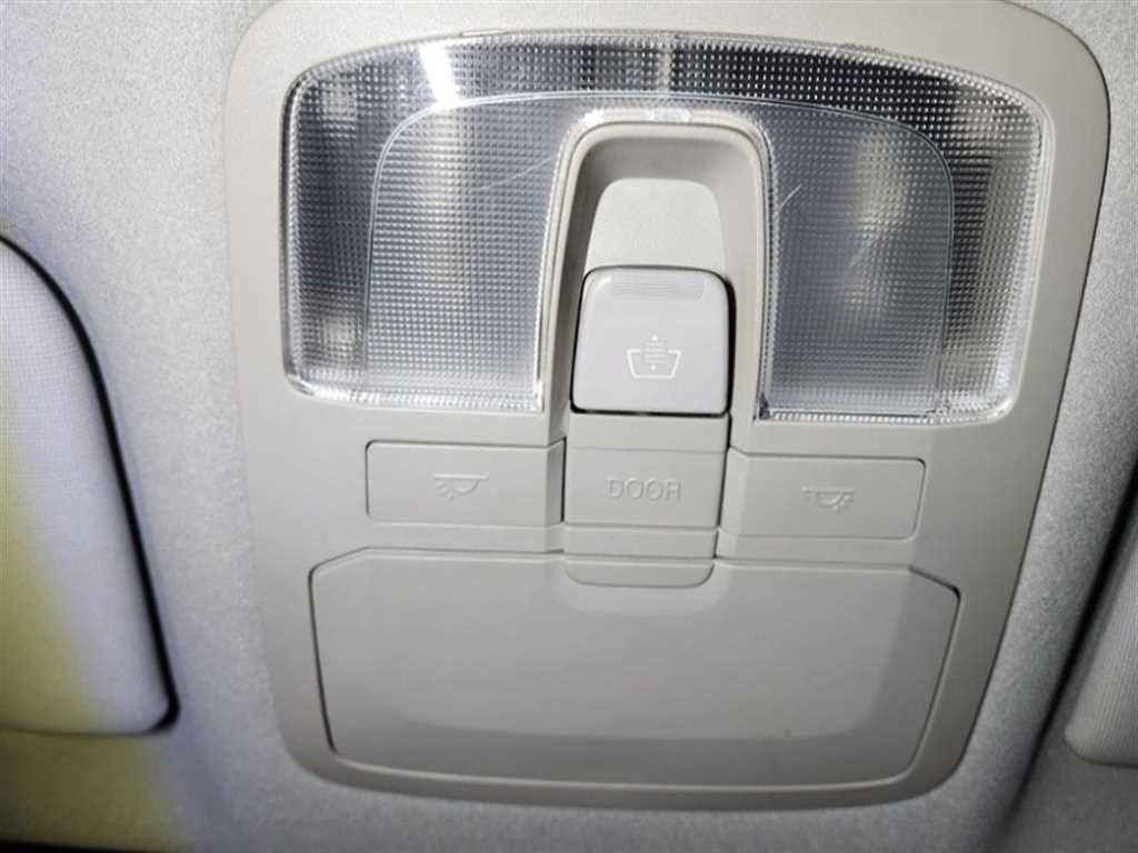 Ssangyong Tivoli 2016 Blanco - Importación desde Corea - HF Imports Iquique - Foto 16