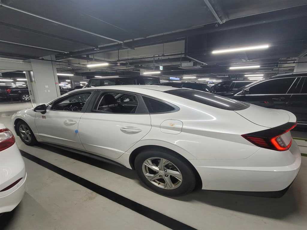 HYUNDAI Sonata - Vista 2