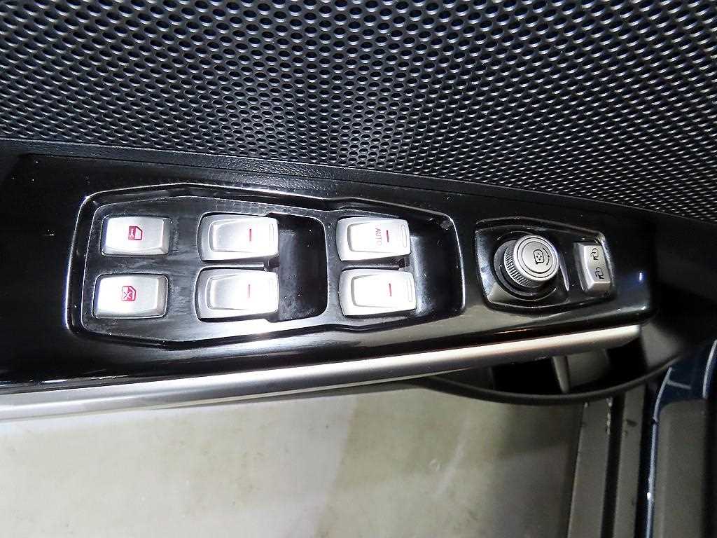 Ssangyong Tivoli 2015 Azul - Importación desde Corea - HF Imports Iquique - Foto 13